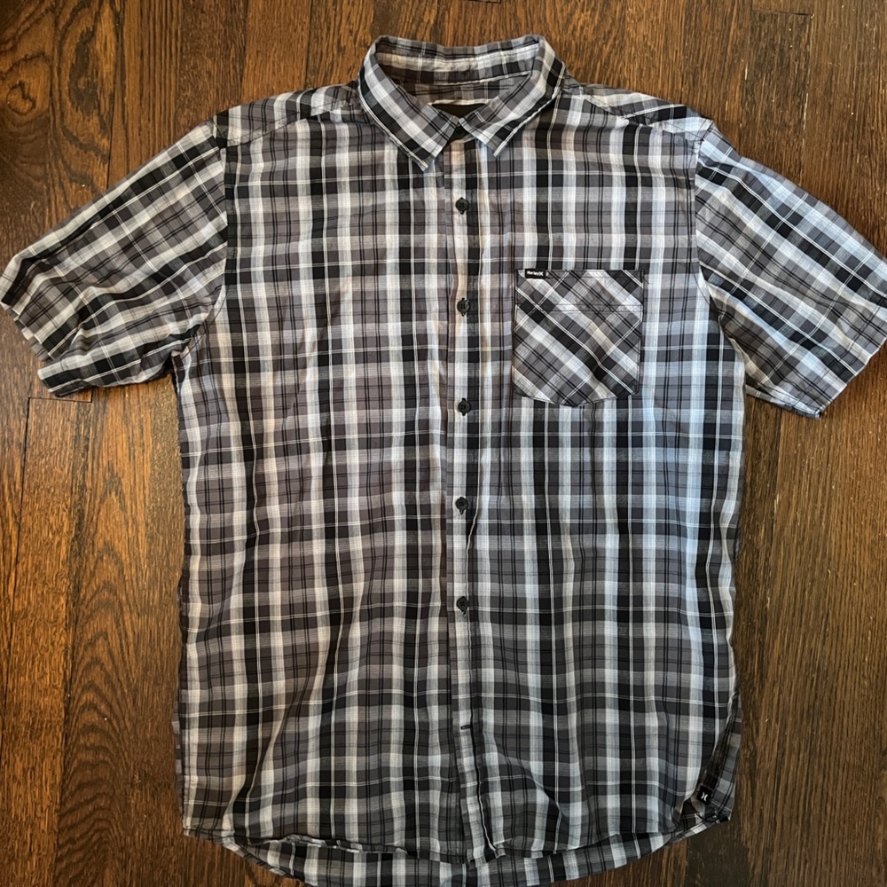 Hurley Black and Gray short sleeve button down Size L